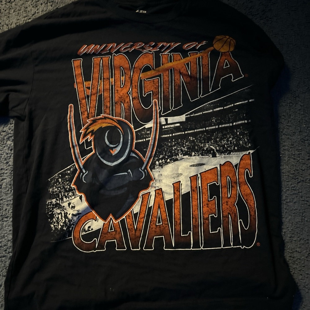 University of Virginia Cavaliers T-Shirt and takedown pink shorts
